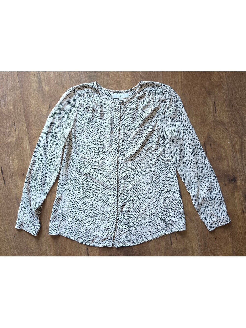 LOFT Snake Print Long Sleeve Button Down Blouse Top Size Medium Cream Black, 426